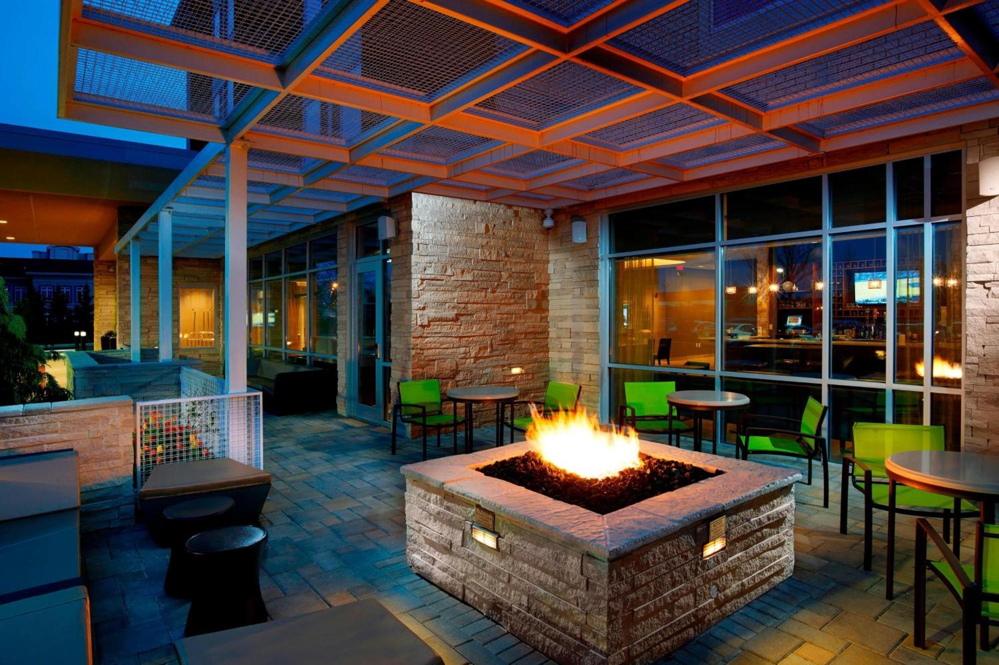 Springhill Suites By Marriott Dayton Beavercreek Bagian luar foto